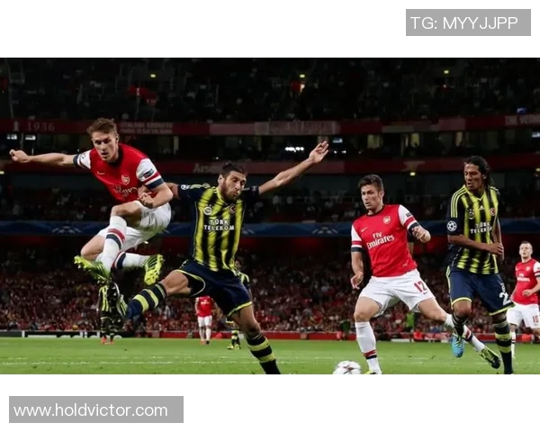 电讯报：纽卡有意引入小将斯密特，该球员十分乐意在一月加盟